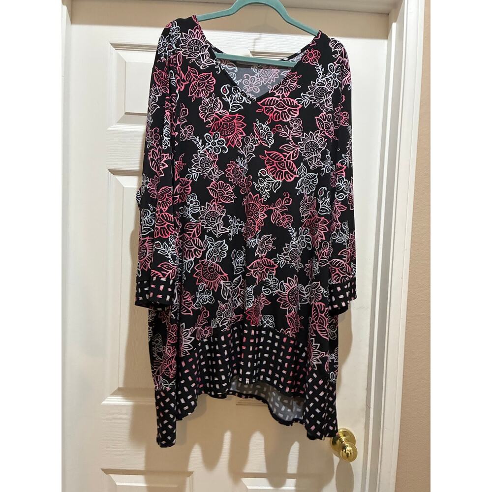 Susan Graver Liquid Knit Sharkbite Hem V-Neck Tunic Top 3X
